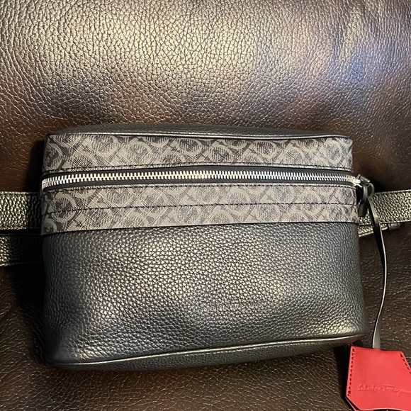 Salvatore Ferragamo unisex Gancini print logo monogram sling belt bag NEW - Picture 3 of 12
